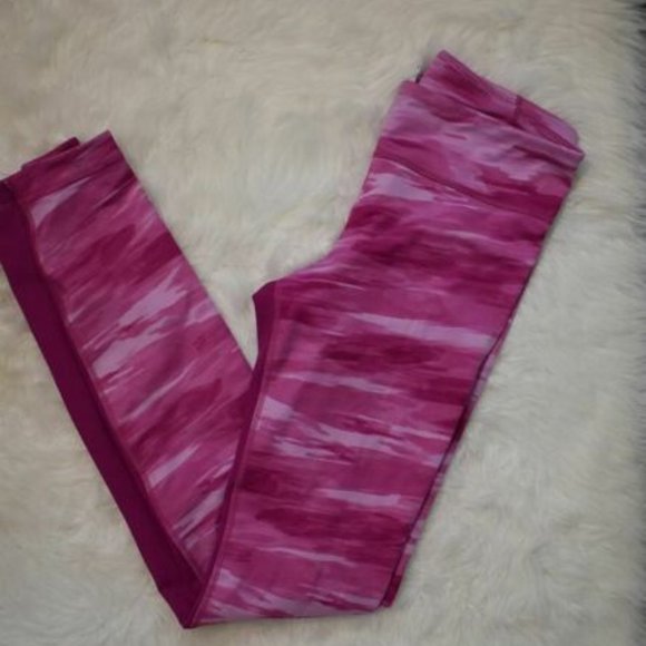 Under Armour Pants - Under Armour leggings womens XS camo all season